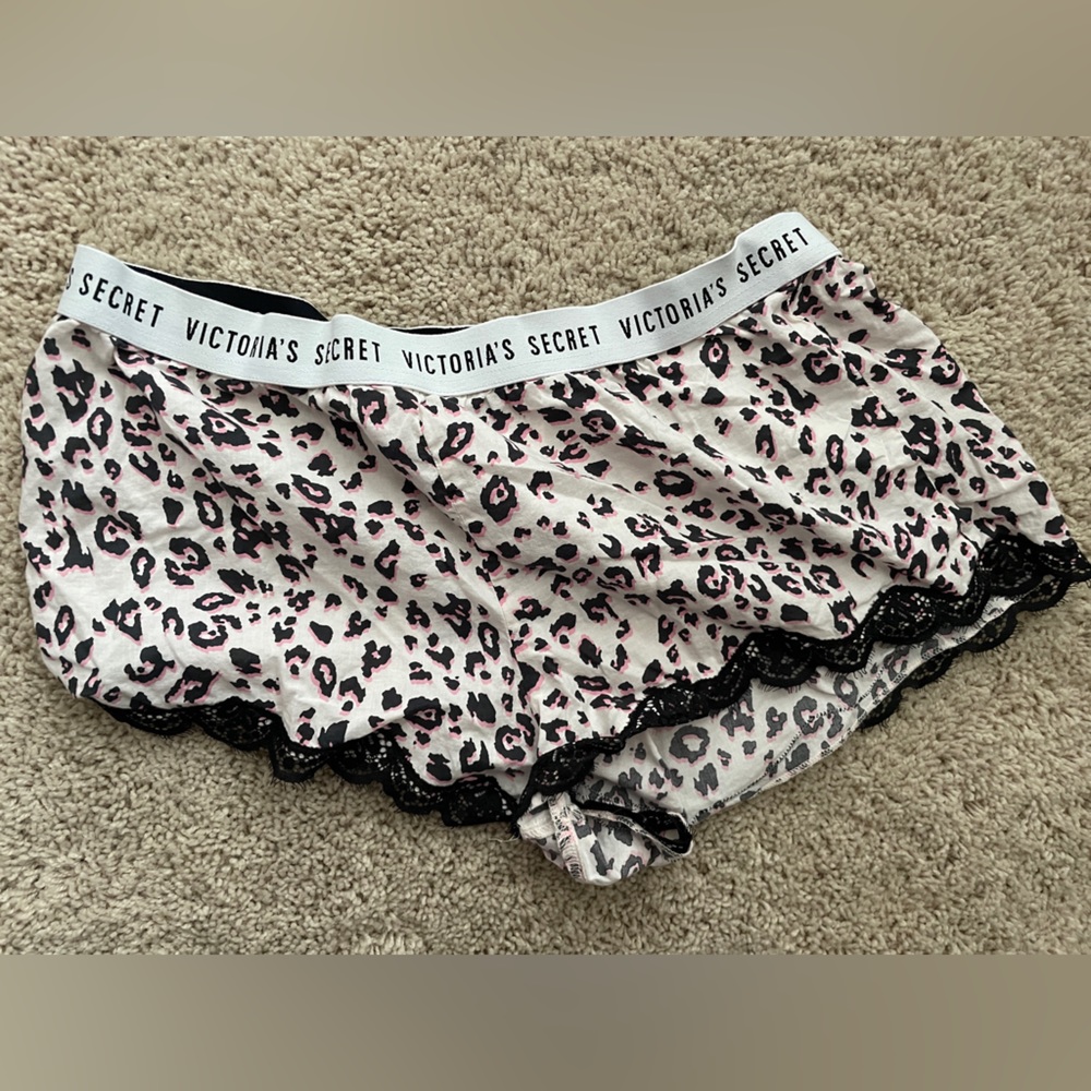 Victoria Secret Women’s Pink Leopard Boxer Size Medium